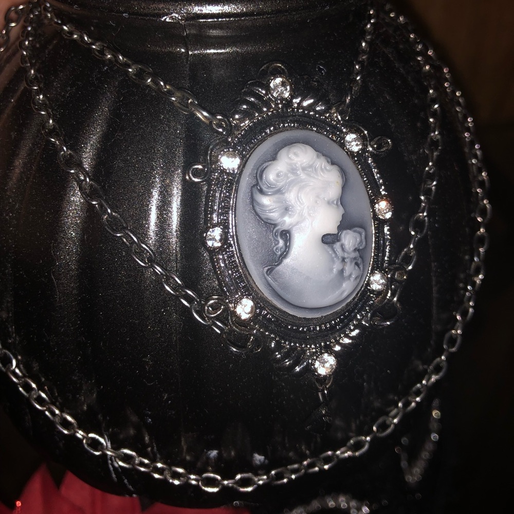 Necklace - Picture 5 of 7